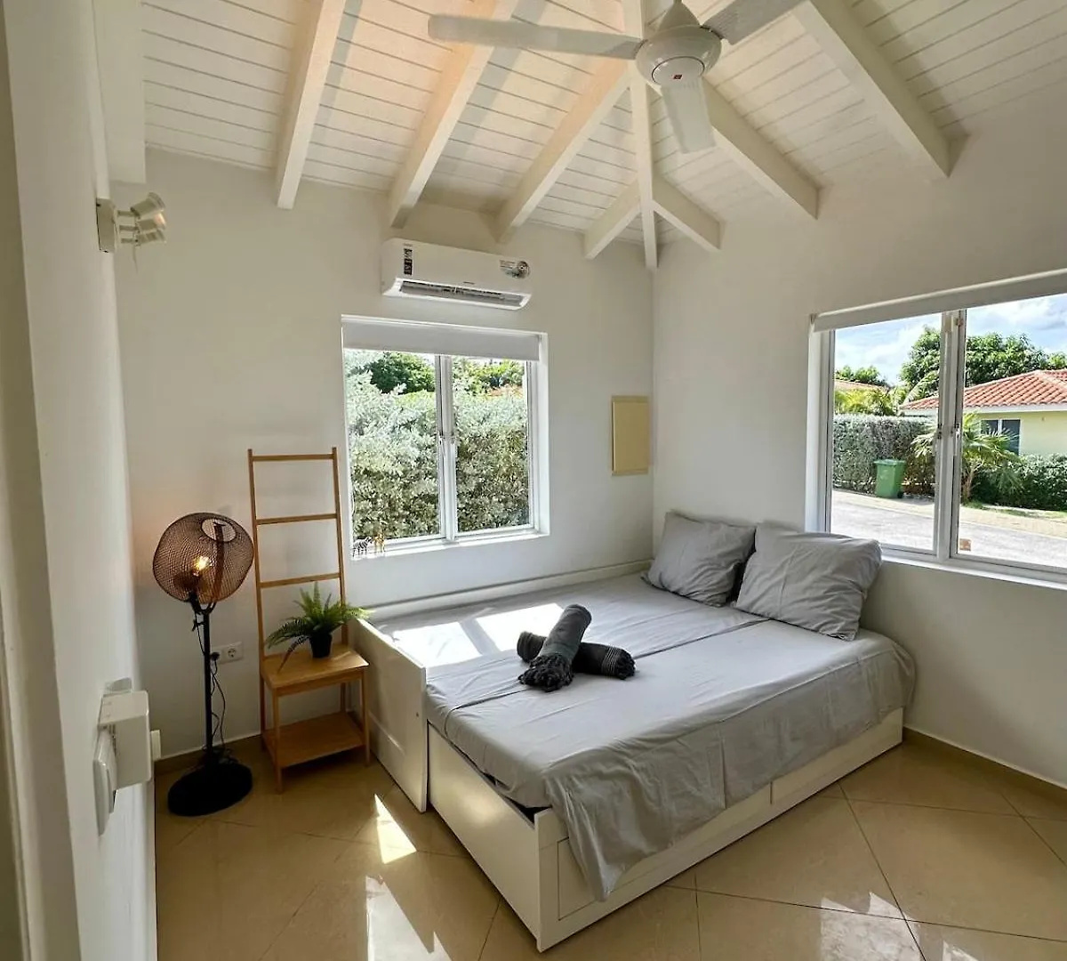 Family Home Jan Thiel Op Marbella Willemstad Vila